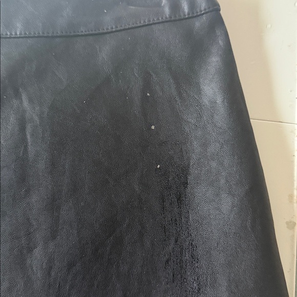 Victoria’s Secret Faux leather Shorts NWOT NOTE 3 small spots shorts are unworn - Picture 9 of 9